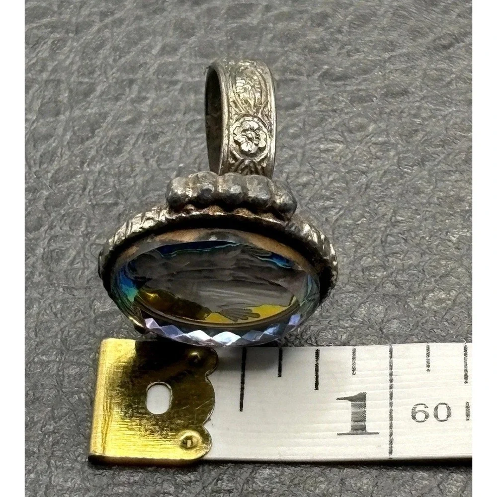 Vintage Virgin Mary Miraculous Medal Glass Cameo Iridescent Ring Silver Tone